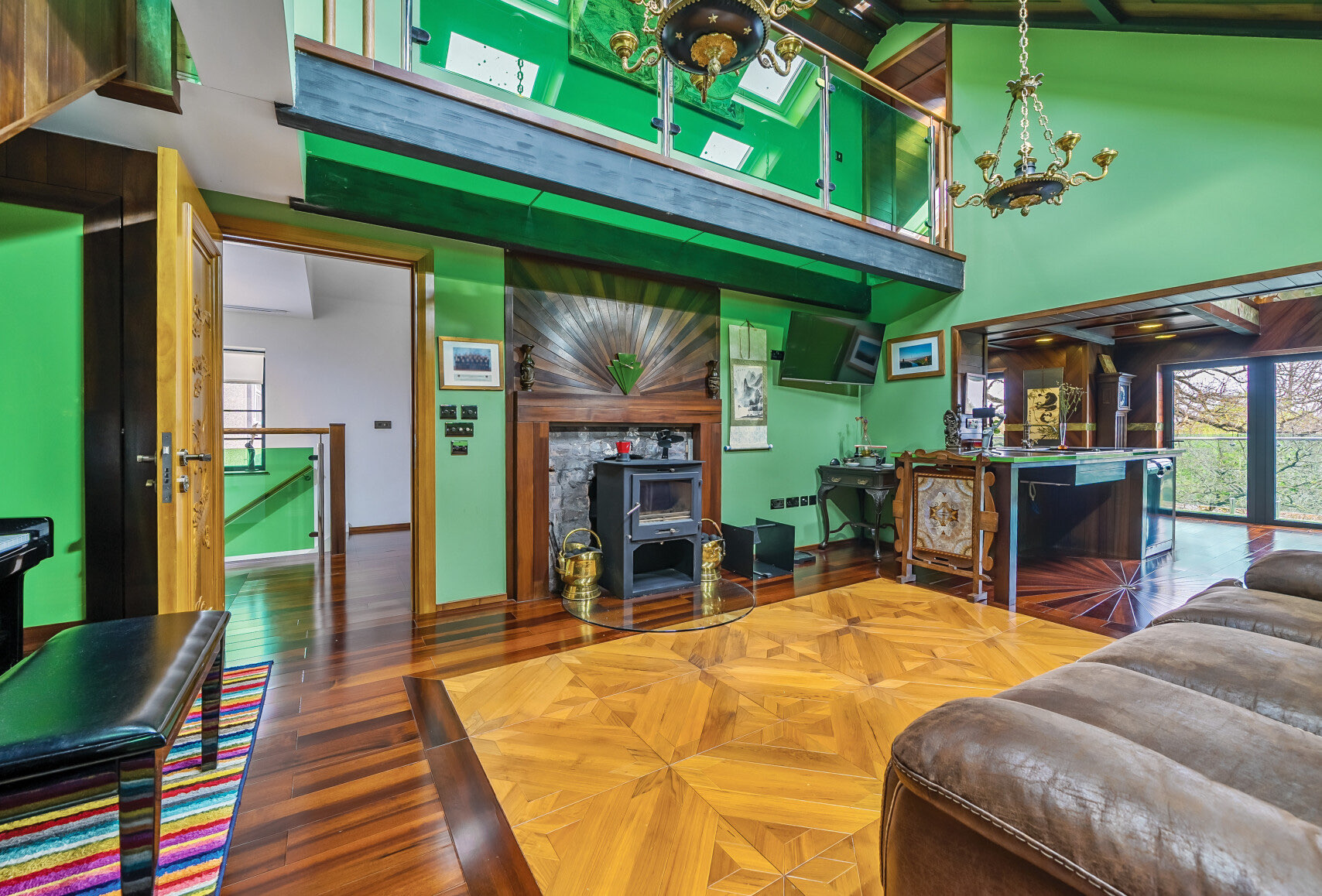 Lounge and mezzanine